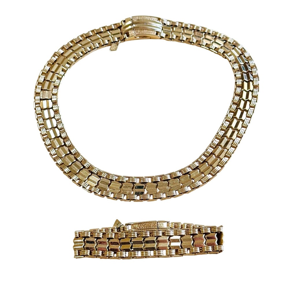 Sarah Coventry Signed Turn A Bout Necklace Bracelet Book chain set VTG Gold Tone